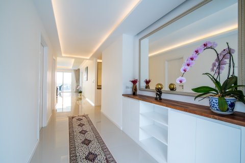 Apartment in Hua Hin, Thailand 3 bedrooms № 168474 - photo 10