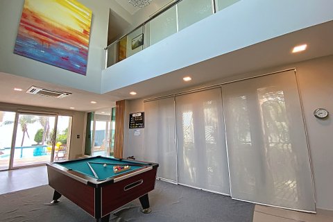 Villa in Hua Hin, Thailand 4 bedrooms № 168476 - photo 16