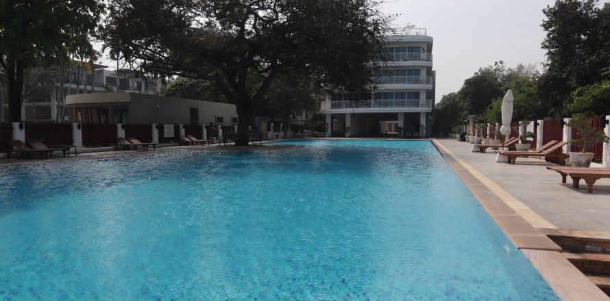 Кондоминиум с 3 спальнями в Хуа Хине, Таиланд № 168473