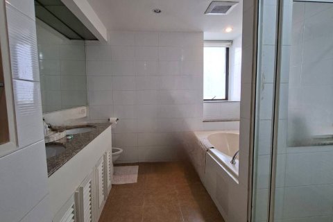 Condo in Khlong Toei, Bangkok, Thailand, 3 bedrooms  № 159031 - photo 5