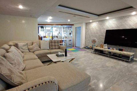 Condo in Khlong Toei, Bangkok, Thailand, 3 bedrooms  № 159031 - photo 3