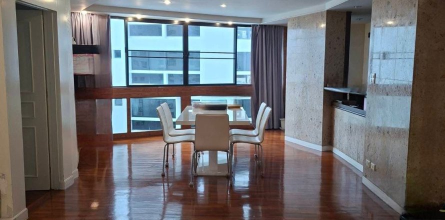 Condo in Khlong Toei, Bangkok, Thailand, 3 bedrooms  № 159031