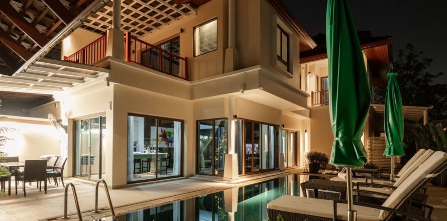 Townhouse in Phuket, Thailand 4 bedrooms № 159032