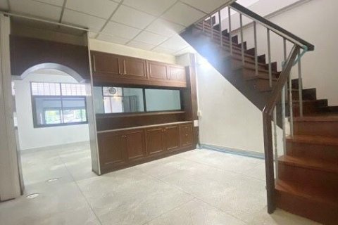 Townhouse in Phra Khanong, Bangkok, Thailand 2 bedrooms № 159034 - photo 3