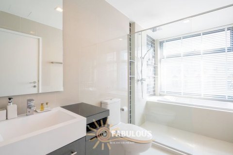 Condo in Patong, Thailand, 2 bedrooms № 179270 - photo 3