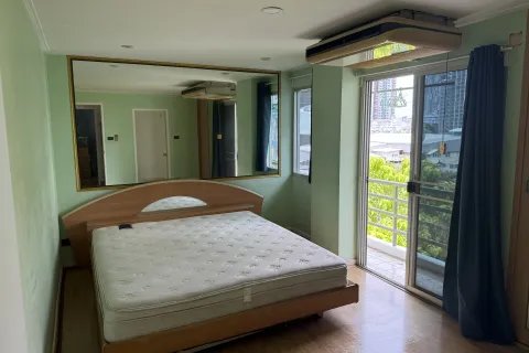 Condo in Khlong Toei, Bangkok, Thailand, 2 bedrooms  № 136100 - photo 4