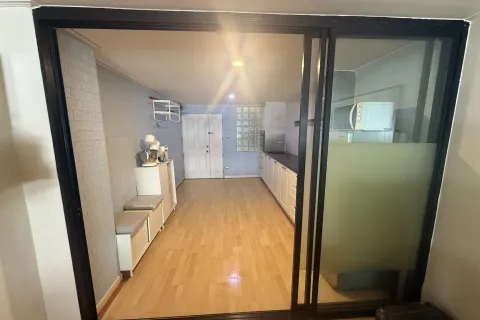 Condo in Khlong Toei, Bangkok, Thailand, 2 bedrooms  № 136100 - photo 8