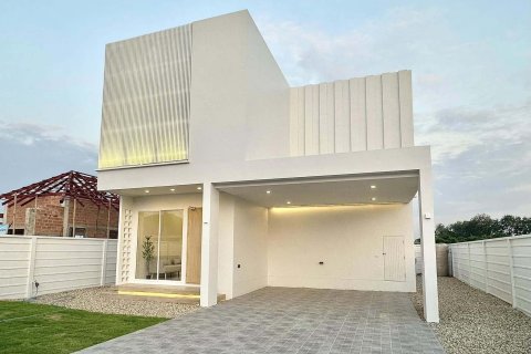 Villa in Saraphi, Thailand 3 bedrooms № 139353 - photo 3