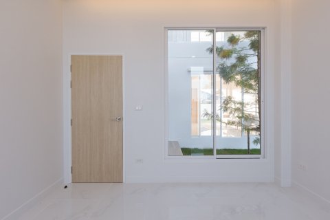 Villa in Saraphi, Thailand 3 bedrooms № 139353 - photo 28