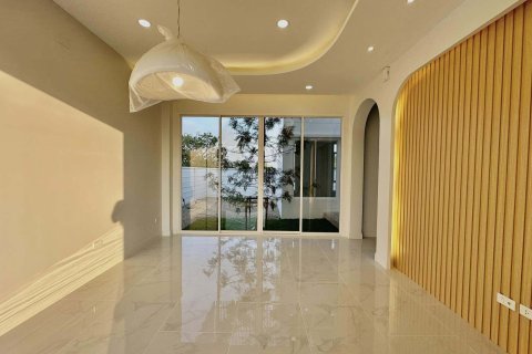 Villa in Saraphi, Thailand 3 bedrooms № 139353 - photo 6