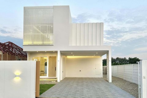 Villa in Saraphi, Thailand 3 bedrooms № 139353 - photo 4