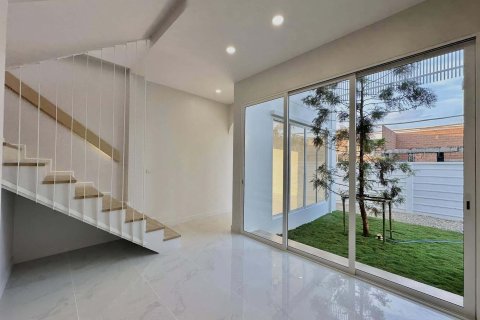 Villa in Saraphi, Thailand 3 bedrooms № 139353 - photo 21