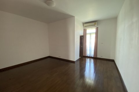 Maison à Pak Kret, Thaïlande 4 chambres № 161714 - photo 12