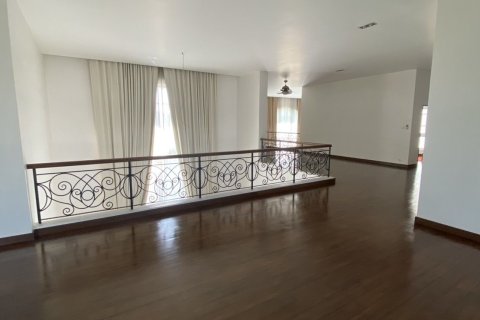 Maison à Pak Kret, Thaïlande 4 chambres № 161714 - photo 18