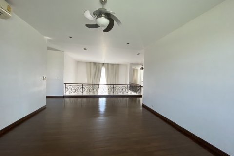 Maison à Pak Kret, Thaïlande 4 chambres № 161714 - photo 11