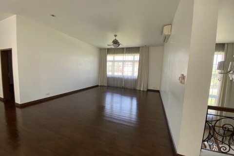 Maison à Pak Kret, Thaïlande 4 chambres № 161714 - photo 14