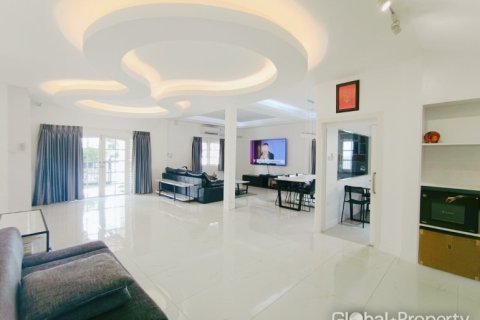 House in Pattaya, Thailand 2 bedrooms № 233482 - photo 10