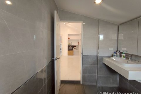 House in Pattaya, Thailand 2 bedrooms № 233482 - photo 22