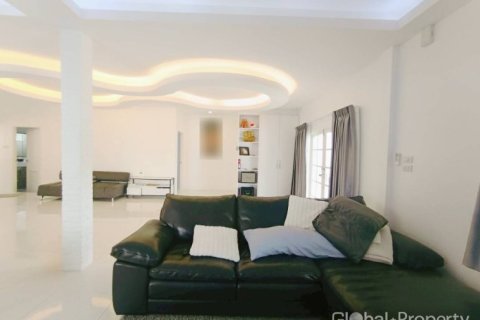 House in Pattaya, Thailand 2 bedrooms № 233482 - photo 9