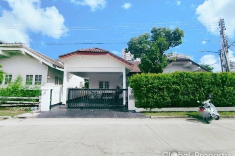 House in Pattaya, Thailand 2 bedrooms № 233482