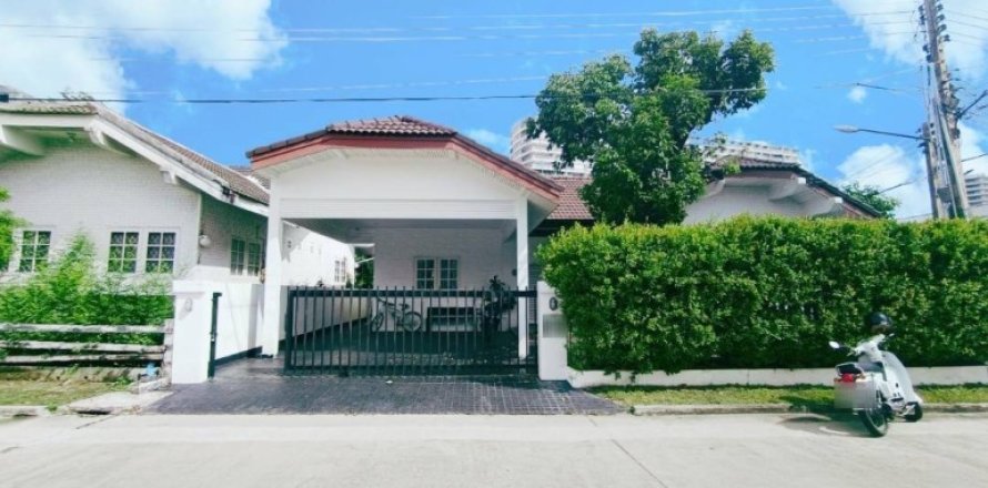 House in Pattaya, Thailand 2 bedrooms № 233482