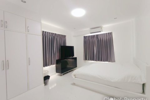 House in Pattaya, Thailand 2 bedrooms № 233482 - photo 18