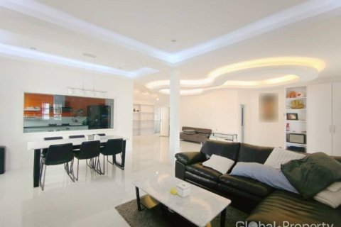 House in Pattaya, Thailand 2 bedrooms № 233482 - photo 11