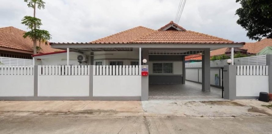 Casa de 4 dormitorios en Pattaya, Tailandia № 233483