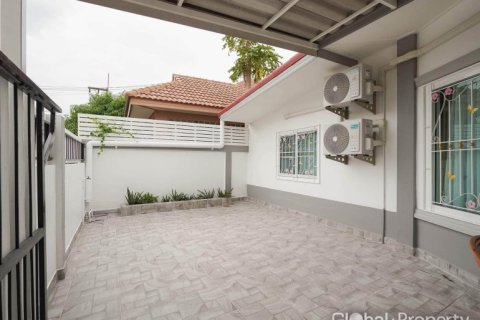 Casa de 4 dormitorios en Pattaya, Tailandia № 233483 - foto 8