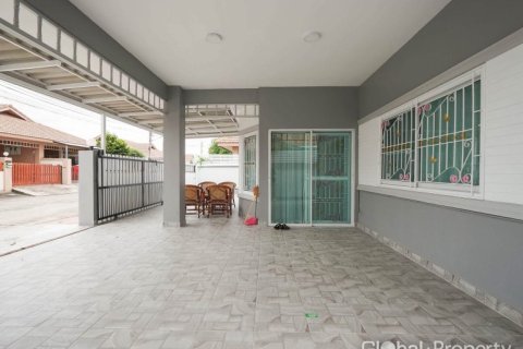 Casa de 4 dormitorios en Pattaya, Tailandia № 233483 - foto 6