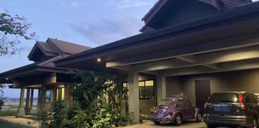 House in Nan, Thailand 4 bedrooms № 139738