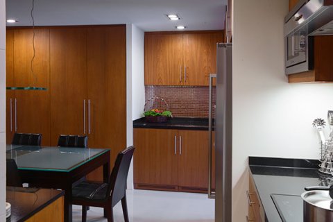 Кондоминиум с 2 спальнями в Сатхоне, Бангкок, Таиланд № 144153 - фото 3