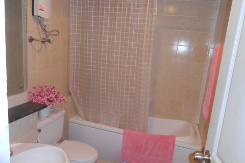 Condo in Bangkok, Thailand, 1 bedroom  № 144155 - photo 3