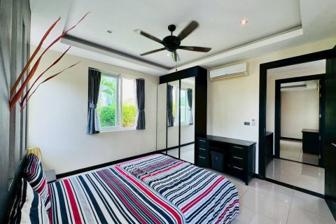 House in Pattaya, Thailand 4 bedrooms № 153769 - photo 14