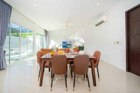 Villa in Phuket, Thailand 3 bedrooms № 161805 - photo 8