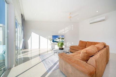 Villa in Phuket, Thailand 3 bedrooms № 161805 - photo 9
