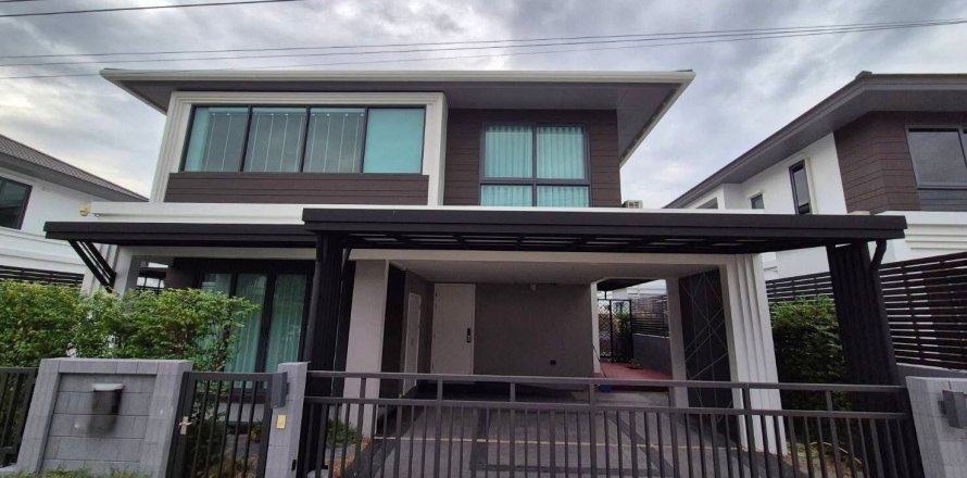 House in Nonthaburi, Thailand 3 bedrooms № 167412