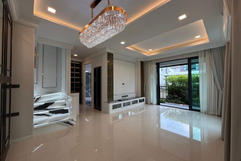 House in Nonthaburi, Thailand 3 bedrooms № 167412 - photo 3