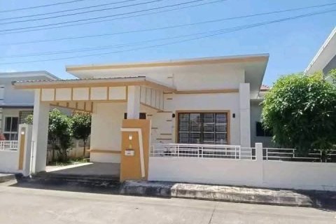 House in Hang Dong, Thailand 3 bedrooms № 171650 - photo 1