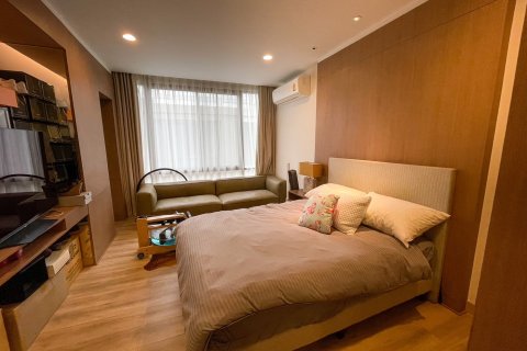 Condo in Bangkok, Thailand, 3 bedrooms  № 143454 - photo 10