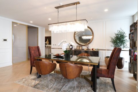 Condo in Bangkok, Thailand, 3 bedrooms  № 143454 - photo 6