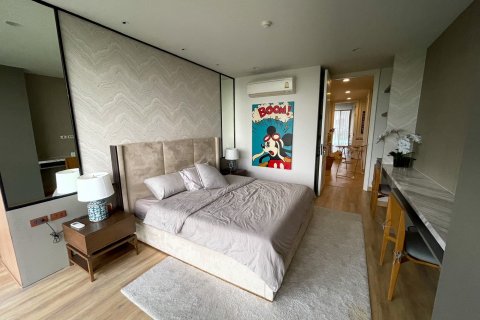 Condo in Bangkok, Thailand, 3 bedrooms  № 143454 - photo 16