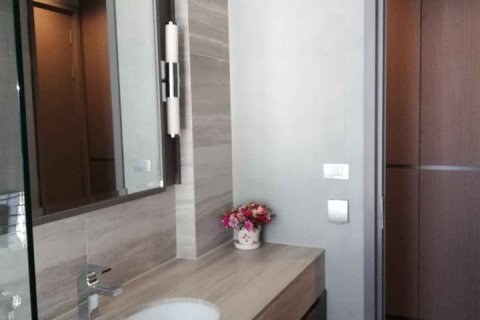 Condo à Sathon, Bangkok, Thaïlande, 1 chambre  № 143458 - photo 9