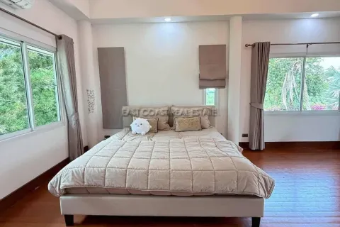 Casa de 5 dormitorios en Pattaya, Tailandia № 212974 - foto 5