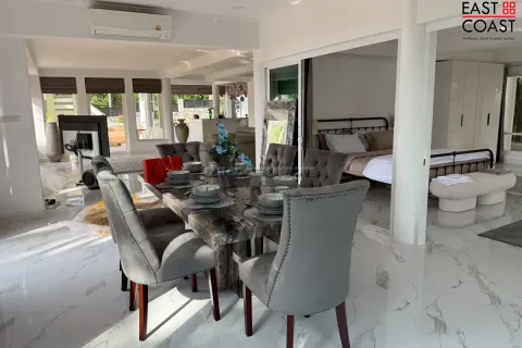 Casa de 5 dormitorios en Pattaya, Tailandia № 212974 - foto 18