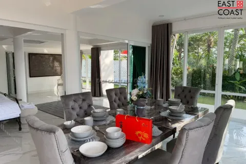 Casa de 5 dormitorios en Pattaya, Tailandia № 212974 - foto 20