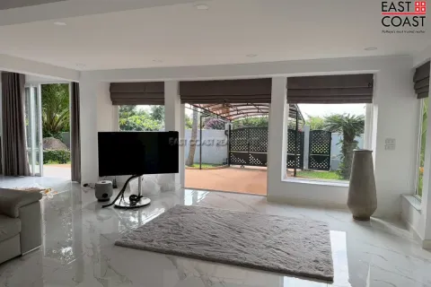 Casa de 5 dormitorios en Pattaya, Tailandia № 212974 - foto 16