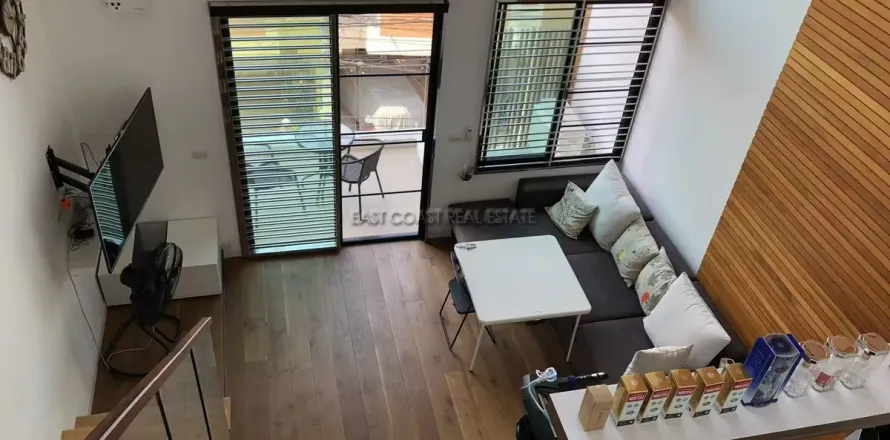 Casa de 4 dormitorios en Pattaya, Tailandia № 212971