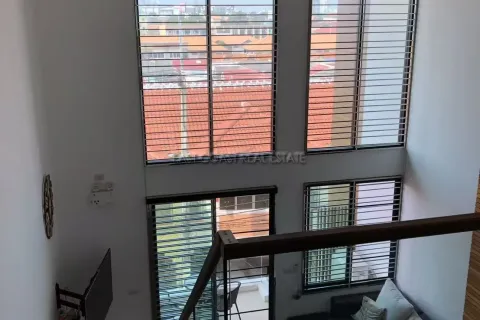 Casa de 4 dormitorios en Pattaya, Tailandia № 212971 - foto 11