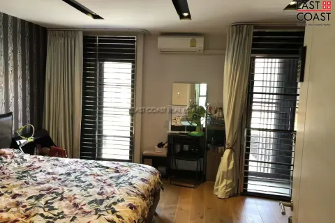 Casa de 4 dormitorios en Pattaya, Tailandia № 212971 - foto 9